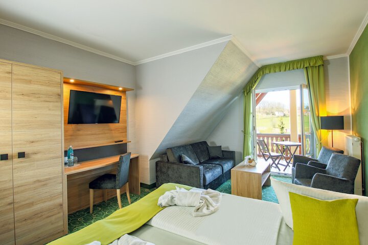 Room 14 of 82