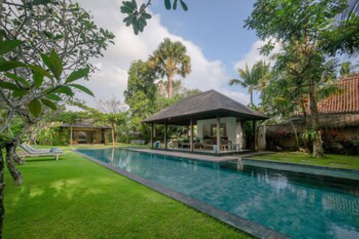 Pool 20 of 33