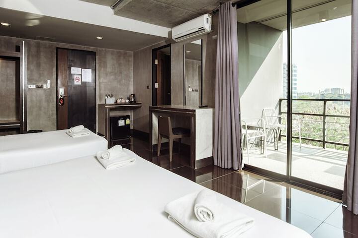 Room 21 of 31