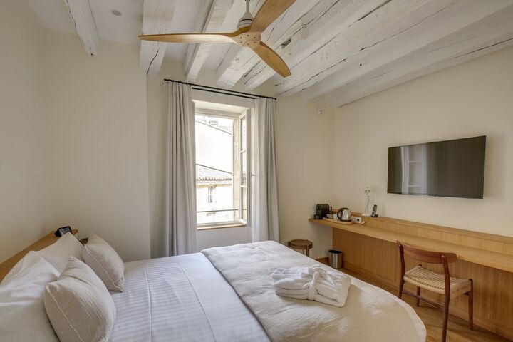 Room 25 of 65
