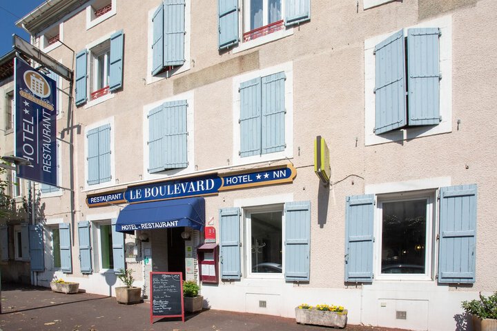 Entrance & Lobby
