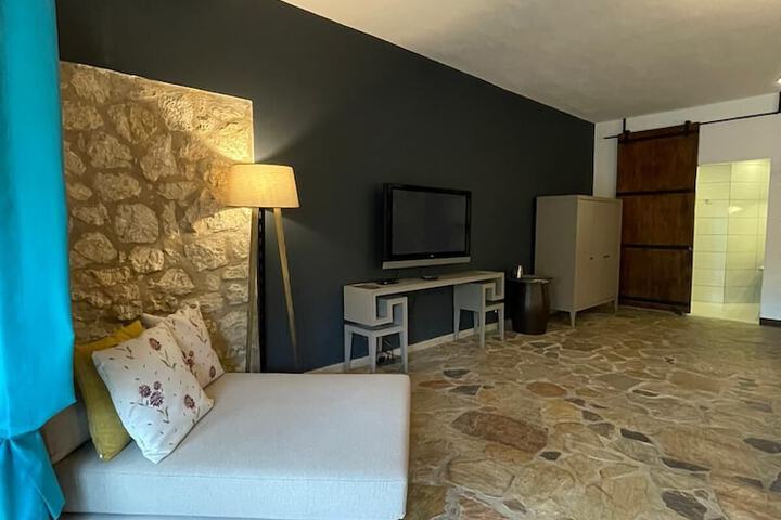 Room 21 of 85
