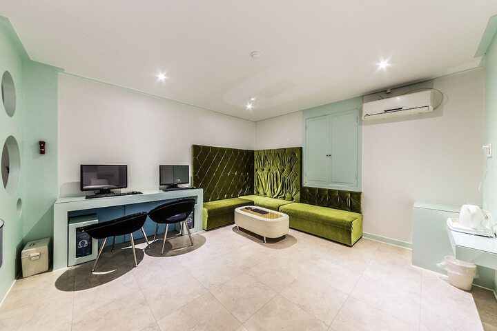 Room 43 of 54