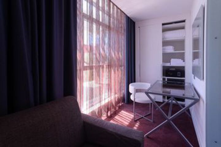 Room 66 of 112