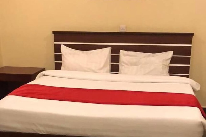 Room 18 of 32