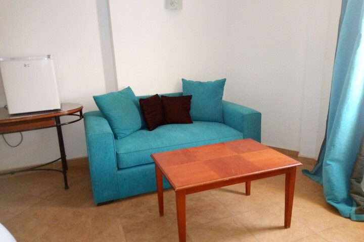 Room 8 of 11