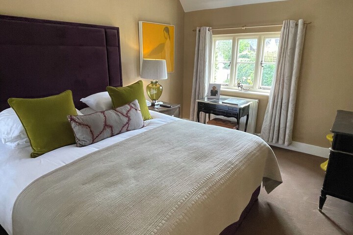 Room 9 of 28