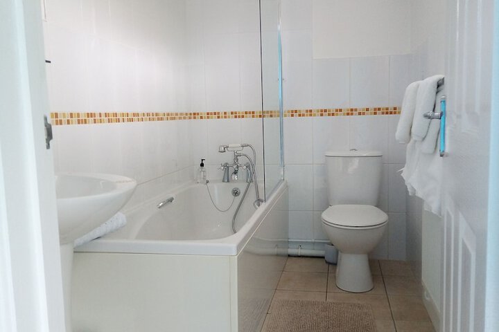 Room 7 of 18