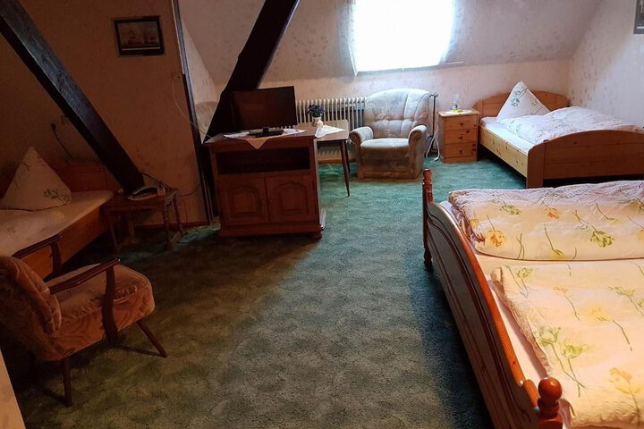 Room 8 of 48
