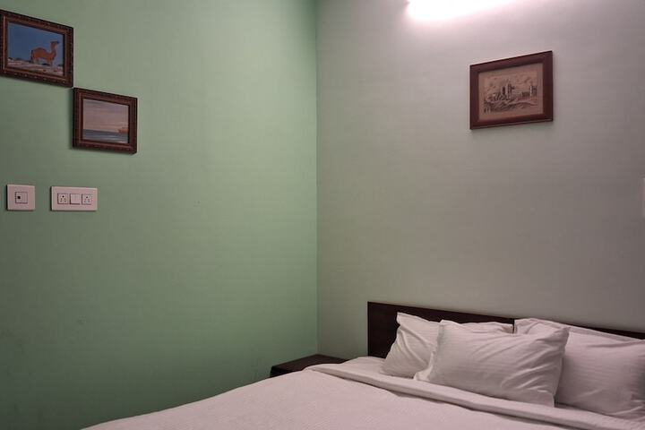 Room 7 of 63