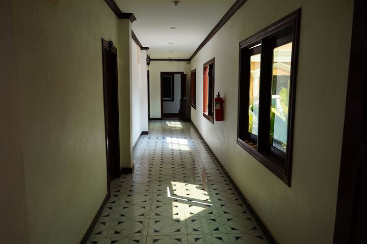 Ballroom/Hall 21 of 23