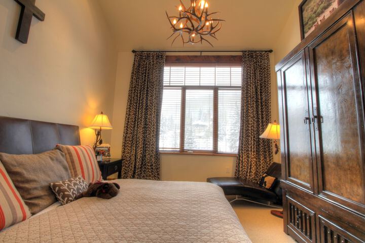 Room 4 of 14