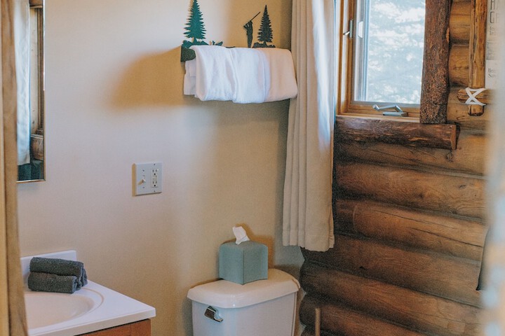 Room 44 of 76