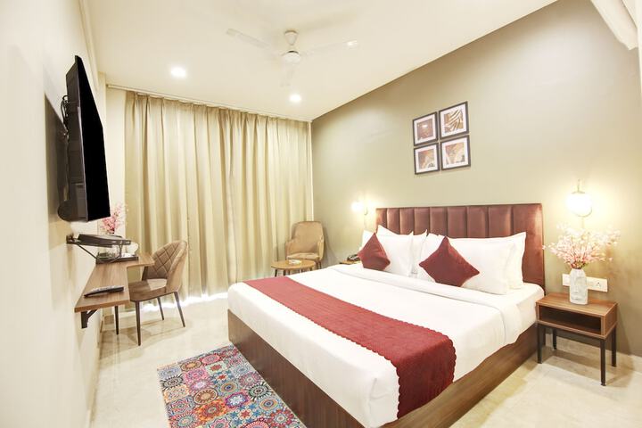 Room 6 of 28