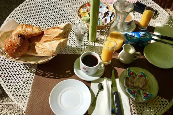 Breakfast/Coffee Service 38 of 44
