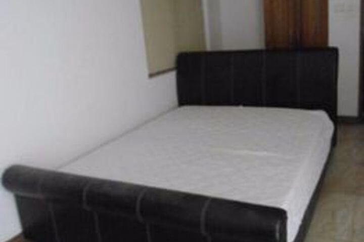Room 11 of 20