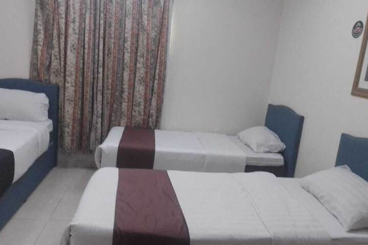 Room 4 of 11