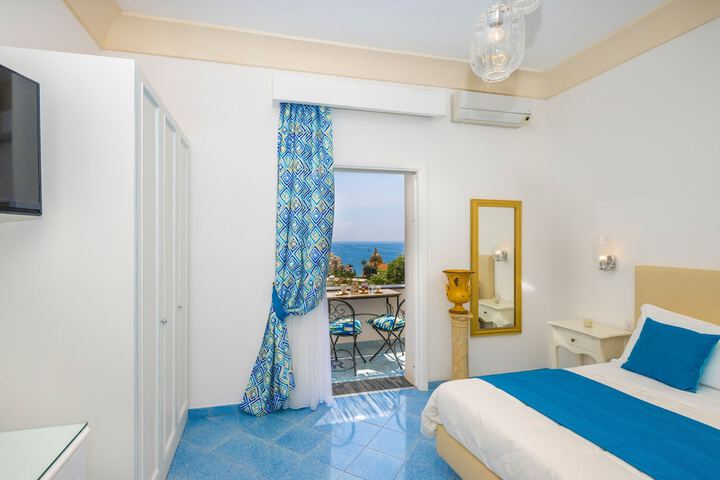 Room 6 of 116