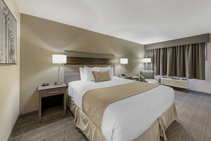 Room 8 of 44