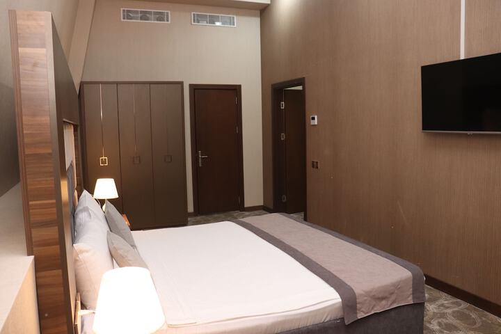 Room 9 of 19