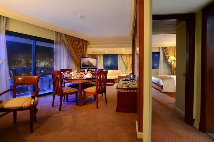 Room 7 of 22