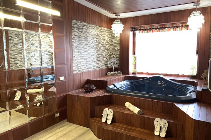 Hot Tub 101 of 230