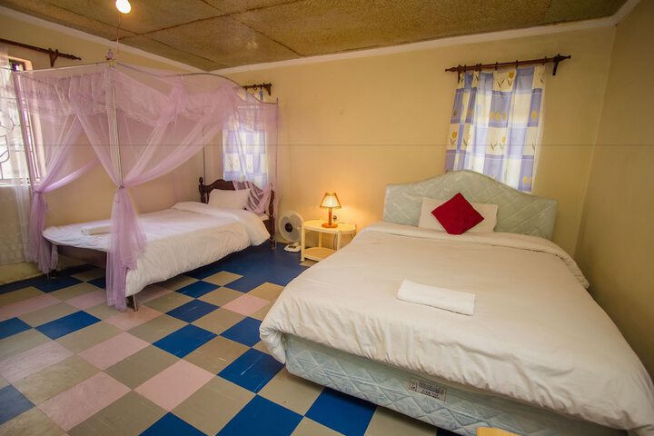 Room 10 of 48
