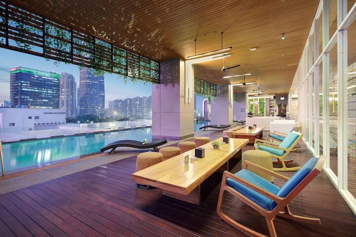 Hotel Pool
