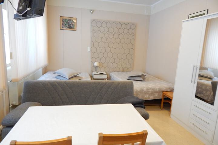 Room 4 of 86