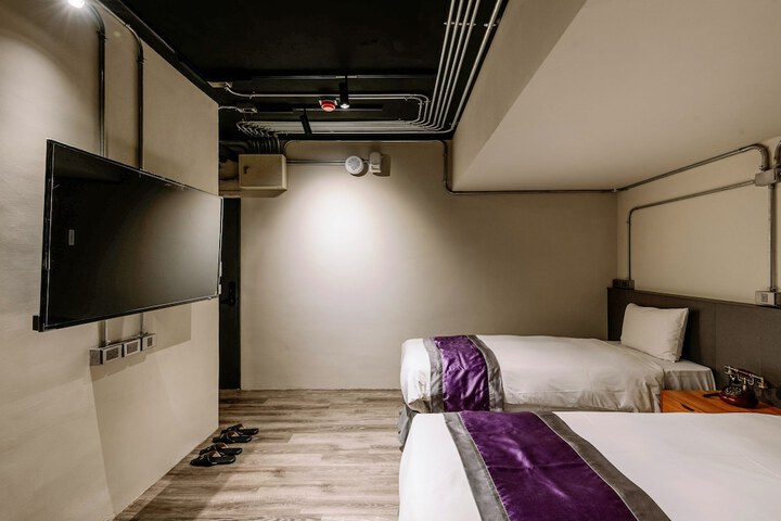 Room 19 of 66