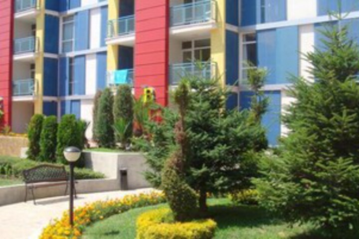 Hotel Exterior 7 of 21