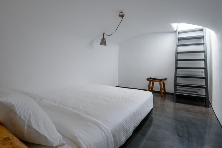Room 3 of 67