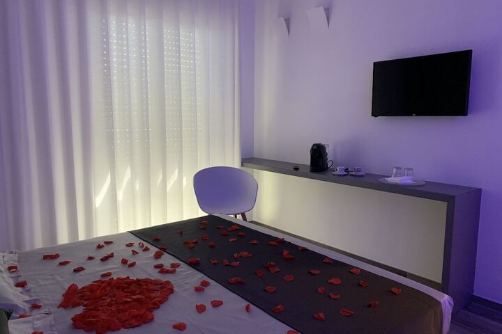 Room 6 of 50