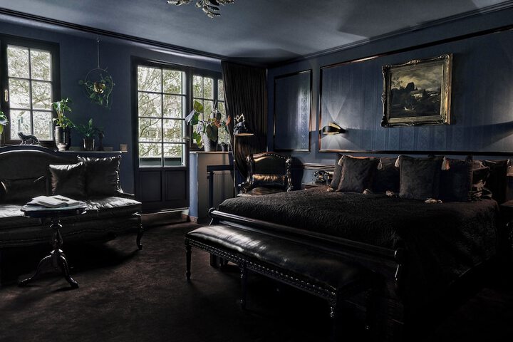Room 6 of 33