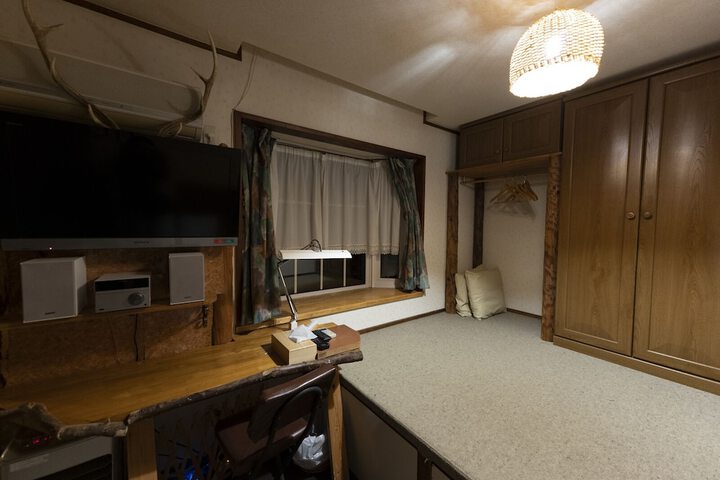 Room 28 of 258