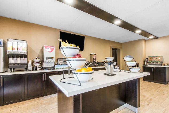 Breakfast/Coffee Service 23 of 30