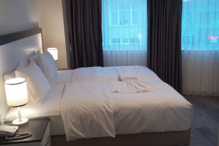 Room 5 of 78
