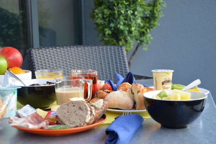 Breakfast/Coffee Service 39 of 45