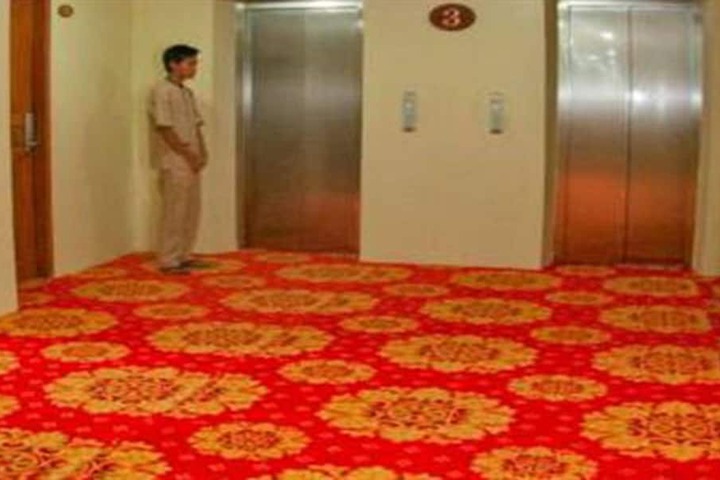 Ballroom/Hall 27 of 32