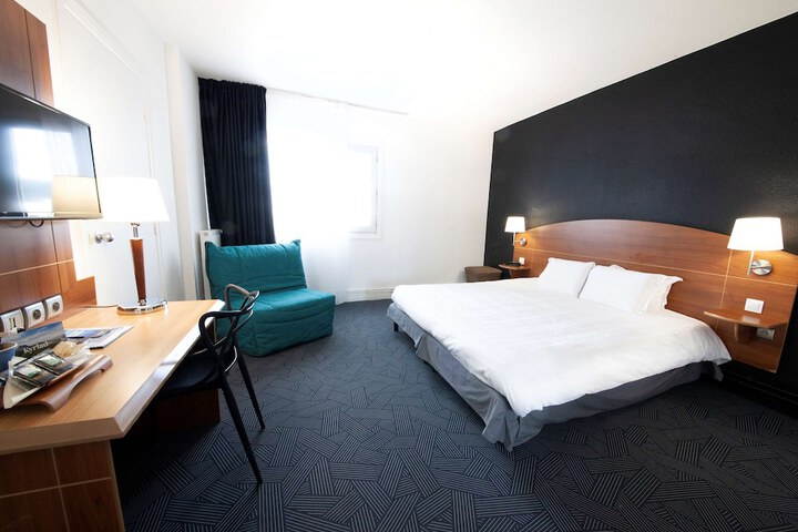 Room 13 of 42