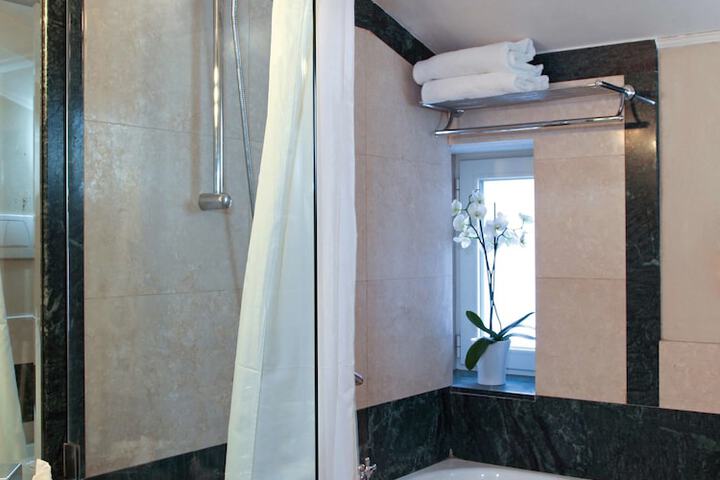 Bathroom Interior Photo