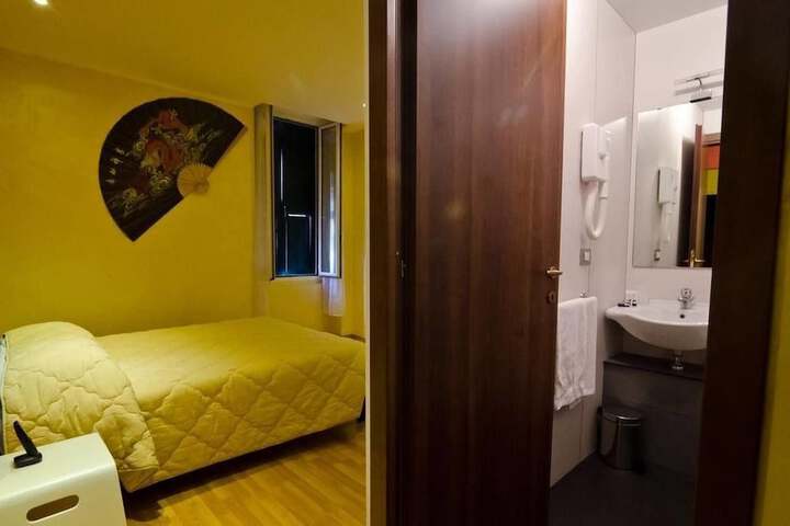 Room 20 of 39