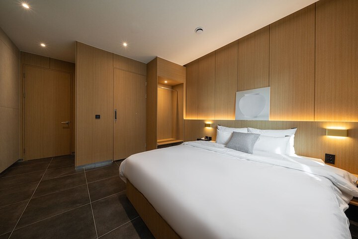 Room 30 of 73
