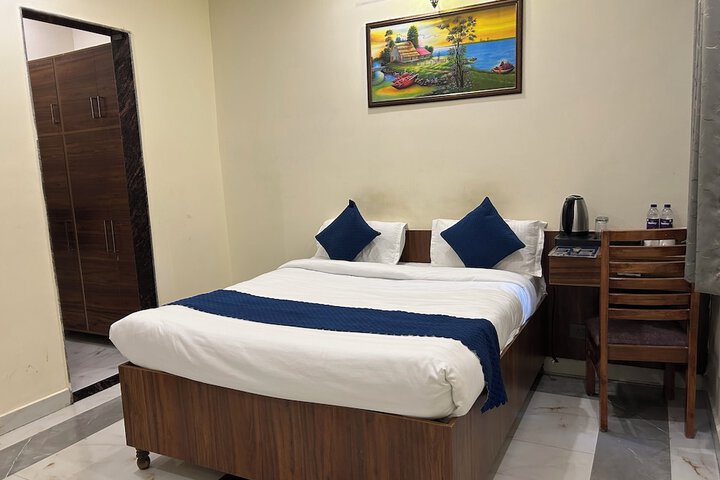 Room 11 of 21