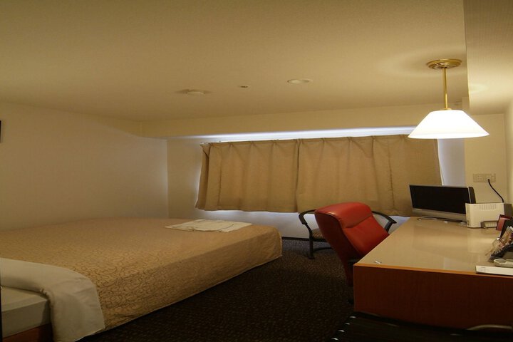 Room 11 of 40