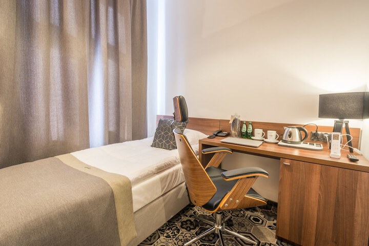 Room 26 of 73