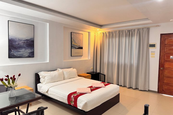 Room 27 of 64