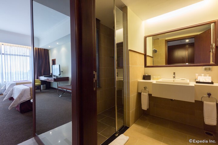 Room 17 of 40