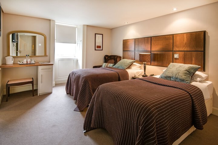 Room 5 of 34