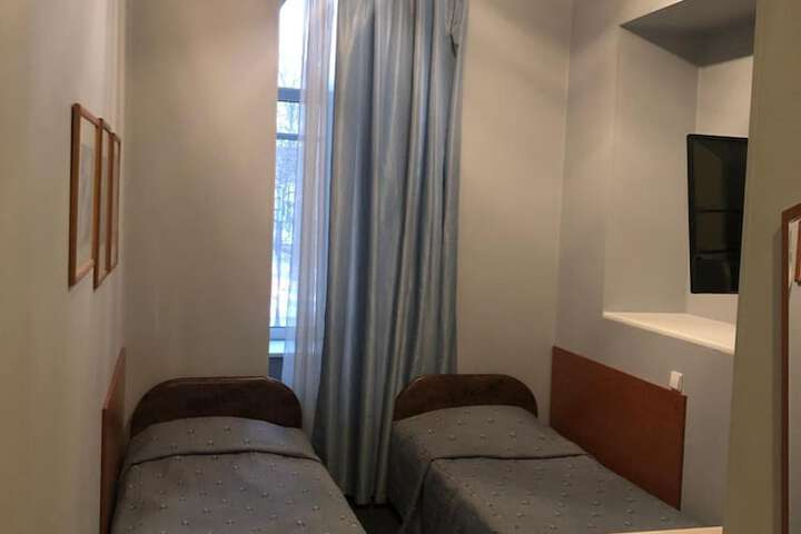 Room 18 of 35